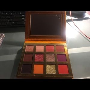 NEW ACE BEAUTE Falling For You Eyeshadow Palette
